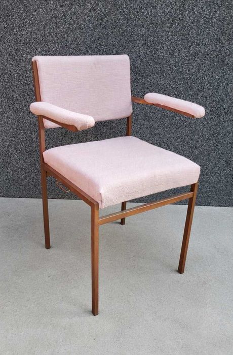 Krzesło vintage różowe super forma