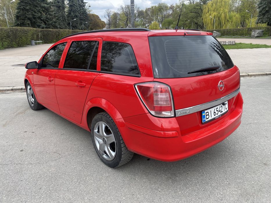 Продам сімейний автомобіль Опель Астра H Opel Astra h