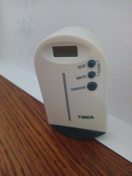 Przypominacz timer z szufladką na leki, suplementy diety