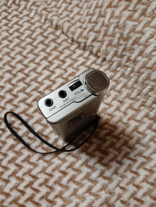 Диктофон Sony M-630V мини кассетный.