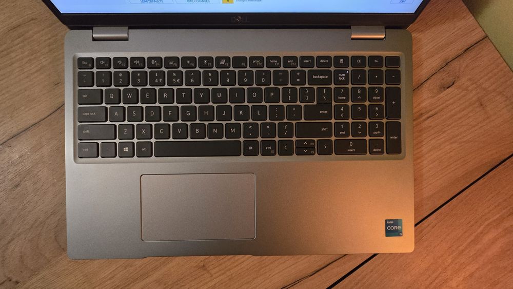 DELL Latitude 5520 | 8 GB RAM | SSD 500 | Stacja | Mysz