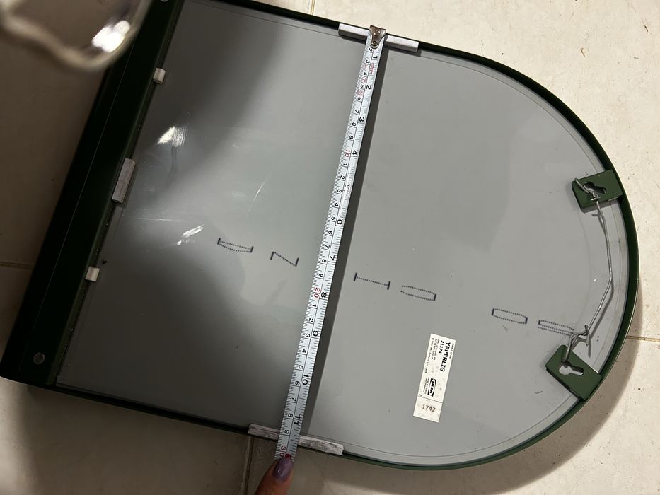 Espelho ikea ypperlig - verde tropa com caixa de pequena arrumação