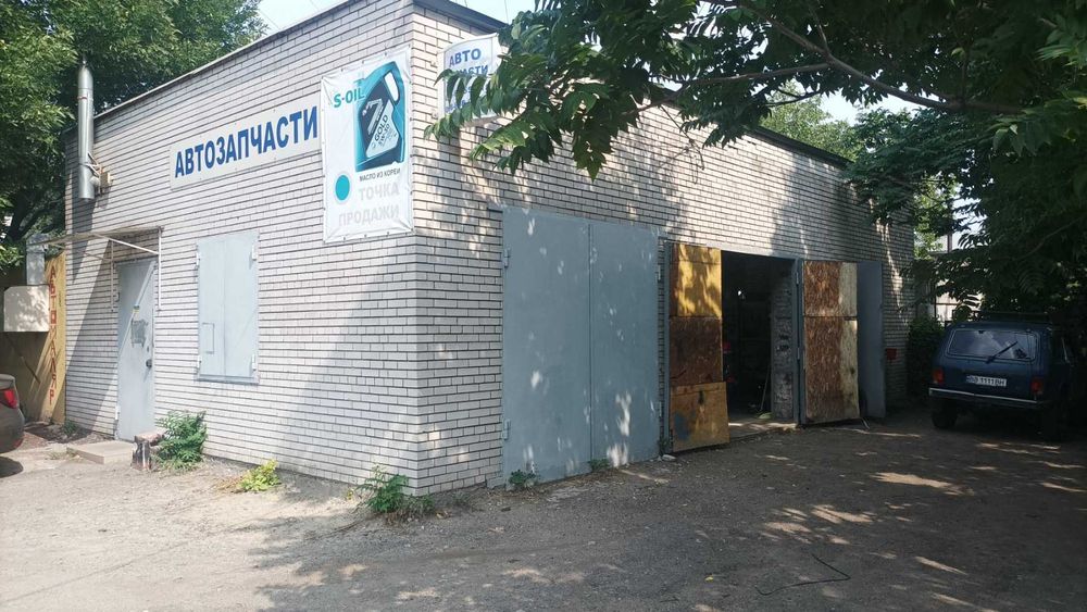 Продам  бокс 78м.кв.+гараж 25м.кв.Приватна власнiсть.