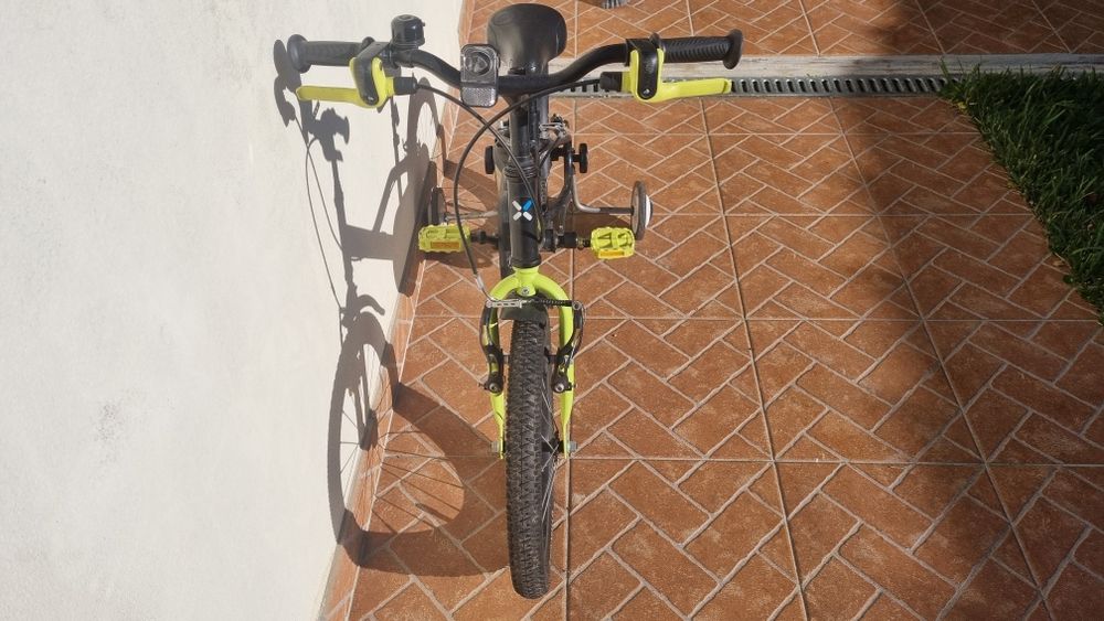 Bicicleta de criança com rodinhas