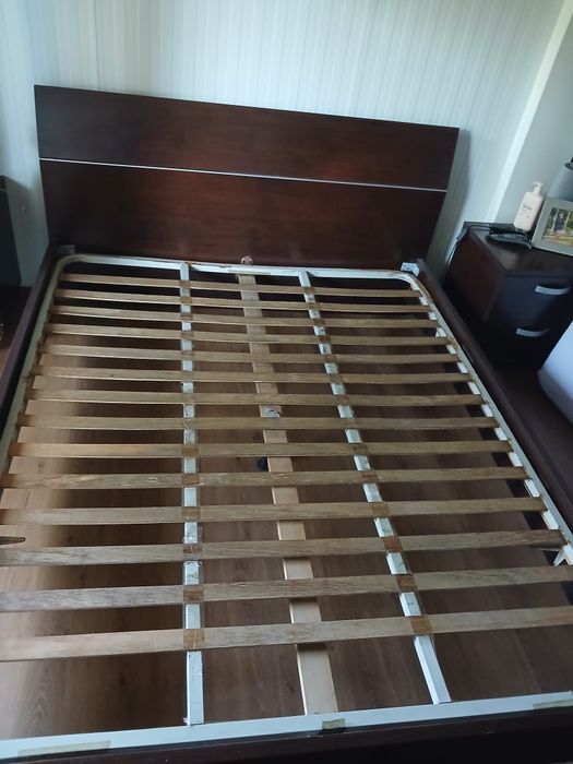 Cama de casal usada
