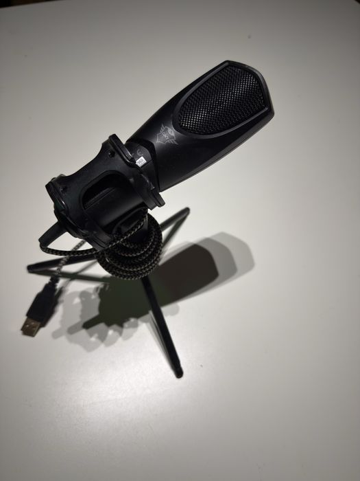 Microfone USB Trust Gaming GXT 232 Mantis (Com Tripé e Aranha)
