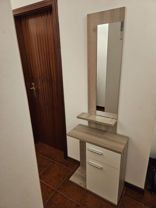 Móvel com espelho para Hall de Entrada novo.