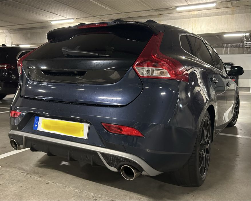 Volvo V40 R-Design D4 2.0 190cv D4 Full-Extras — photo 4