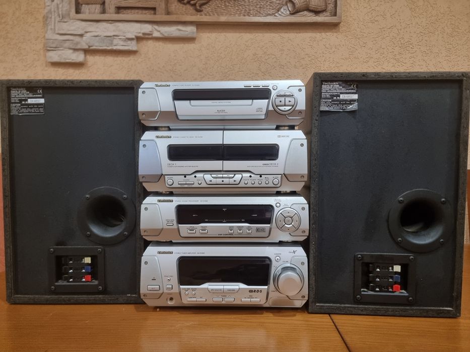 Музичний центр Технікс EH 560 с колонками