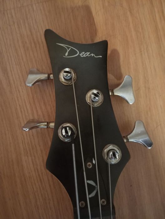 Dean Edge 09 Bass, 4 Strings64284804531329124