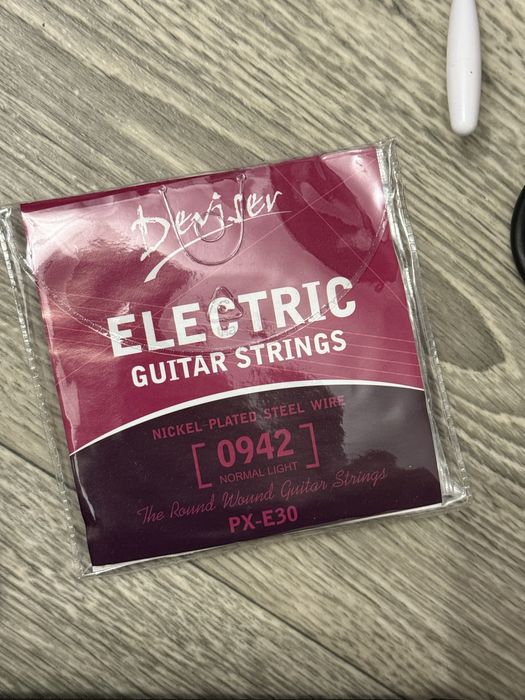 Електрогітара Deviser