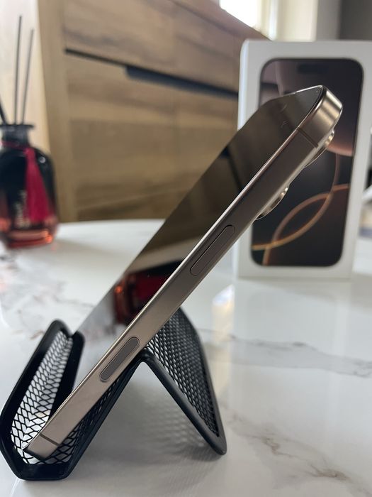 iPhone 16 pro 256 gb Desert Titanium