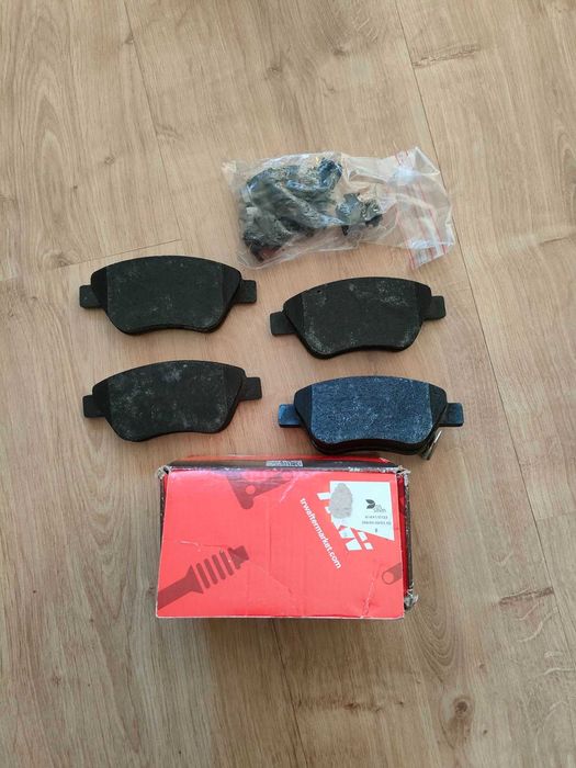 Klocki hamulcowe TRW GDB1700 Corsa Doblo Punto