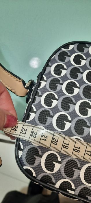 Mala tira colo Guess usada uma vez