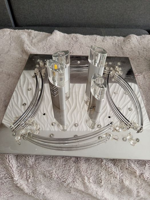 Люстра с геологеновыми лампочками