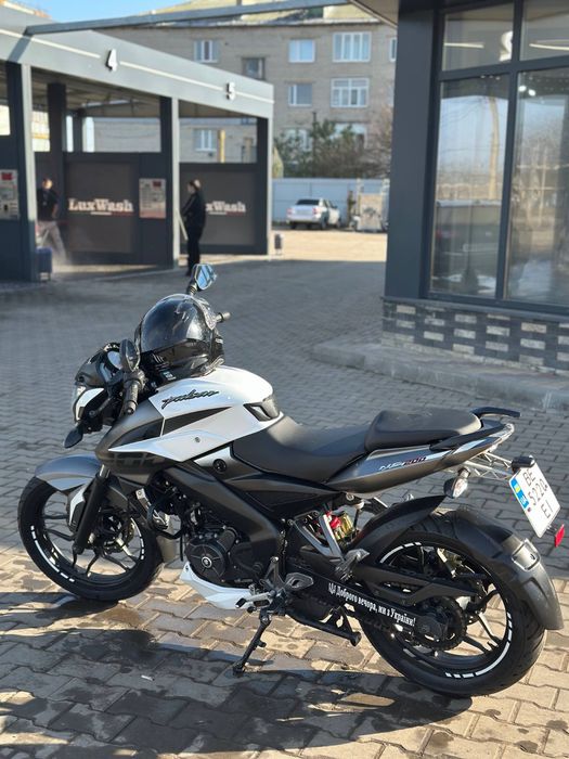 Bajaj pulsar ns200