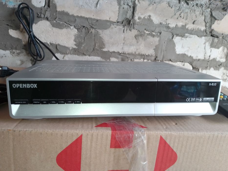 Продам супутниковий тюнер