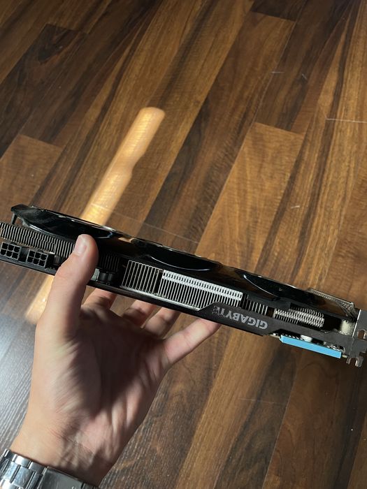 Karta graficzna Radeon HD7950 3GB