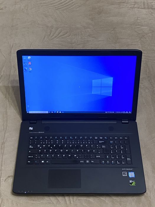 Ноутбук Medion Erazer P7648 17.3 core i7-7500 ОЗУ 16гб ссд256 nvidia