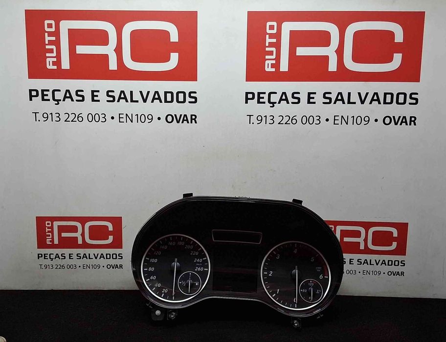 Quadrante / Painel de Instrumentos A2469005405 - MERCEDES-BENZ B-CLASS Sports Tourer
