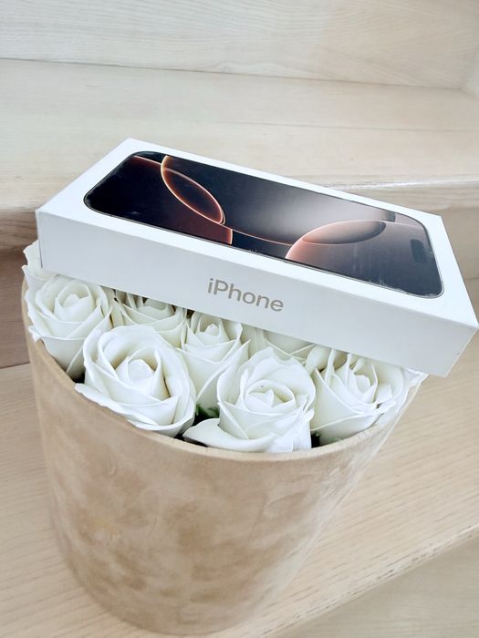 Iphone 16 Pro w stanie bardzo dobrym stanie
