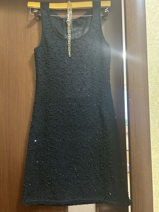 Вязаное  черное  короткое платье