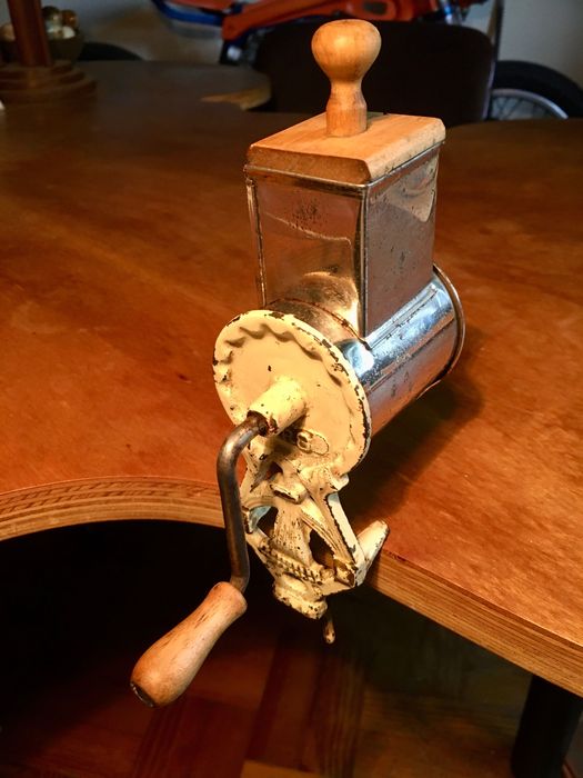 RALADOR NR8 - antigo - 23 x 14 x 6 cm/s