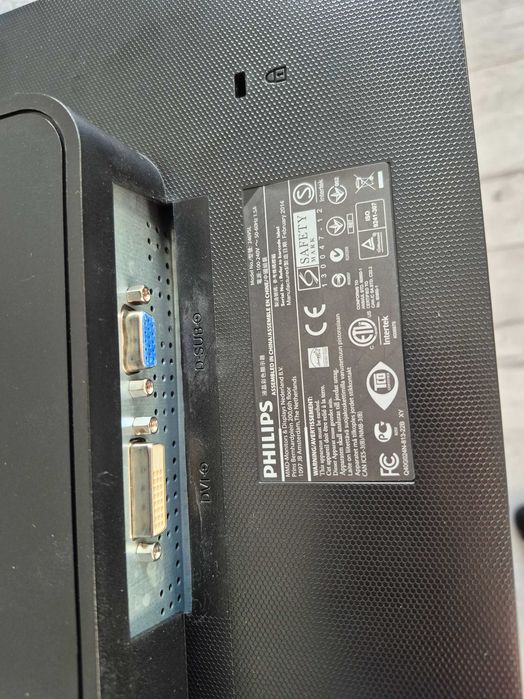 Monitor 24" Philips 246V5L, DVI, VGA
