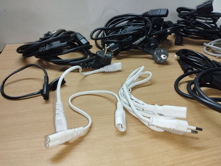 CABOS VÀRIOS - Alimentação/Extensão/Scart/VGA/USB
