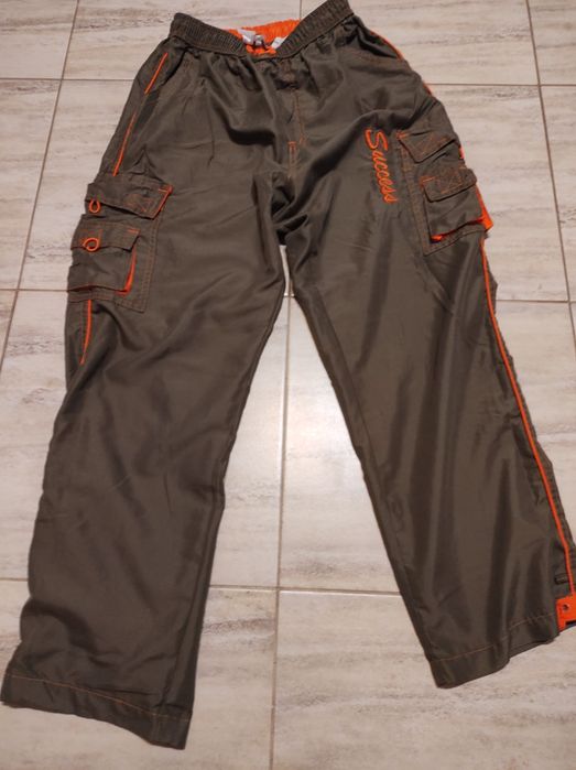 Spodnie dresowe 152