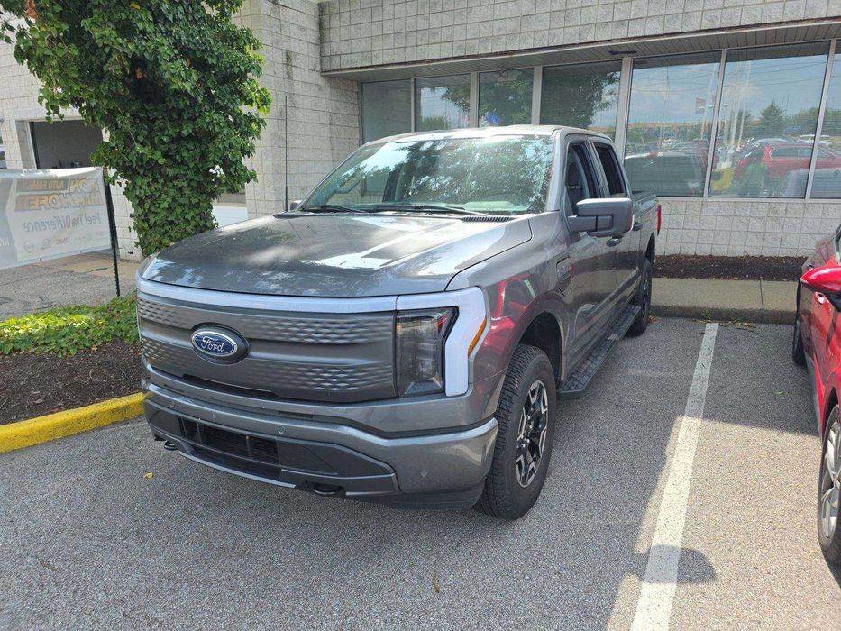 2023 Ford F-150 Lightning XLT електричний пікап