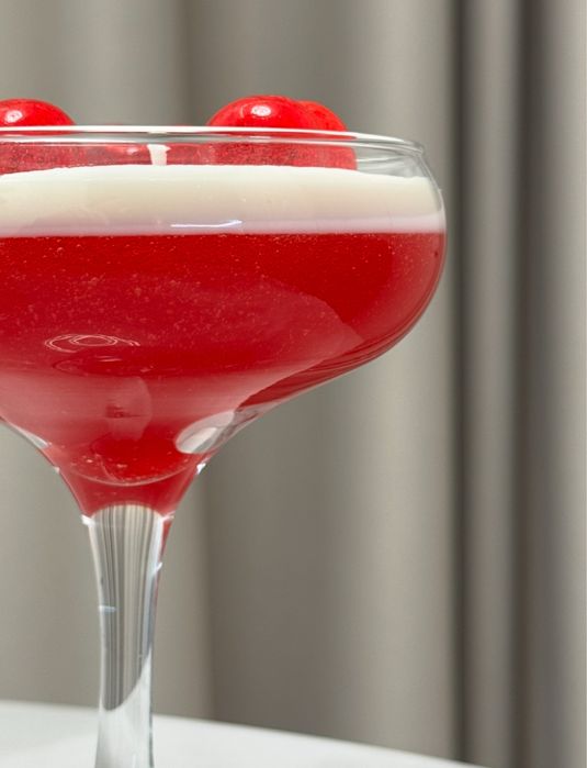 Свічка в бокалі