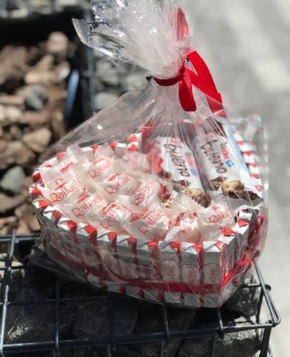 Бокси та букети на замовлення, подарунки на 14 лютого, 8 березня