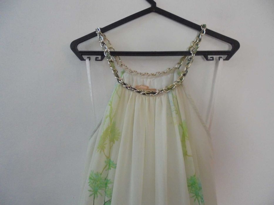 vestido de senhora muito fresco e muito bonito