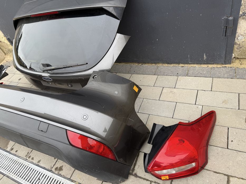 Крышка багажника ляда хэтчбэк Ford Focus MK3 рестайлинг