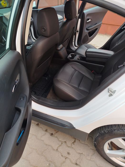 Chevrolet Volt гібрид 1.4