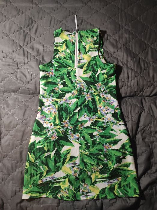 Sukienka kwiatowa z kieszeniami