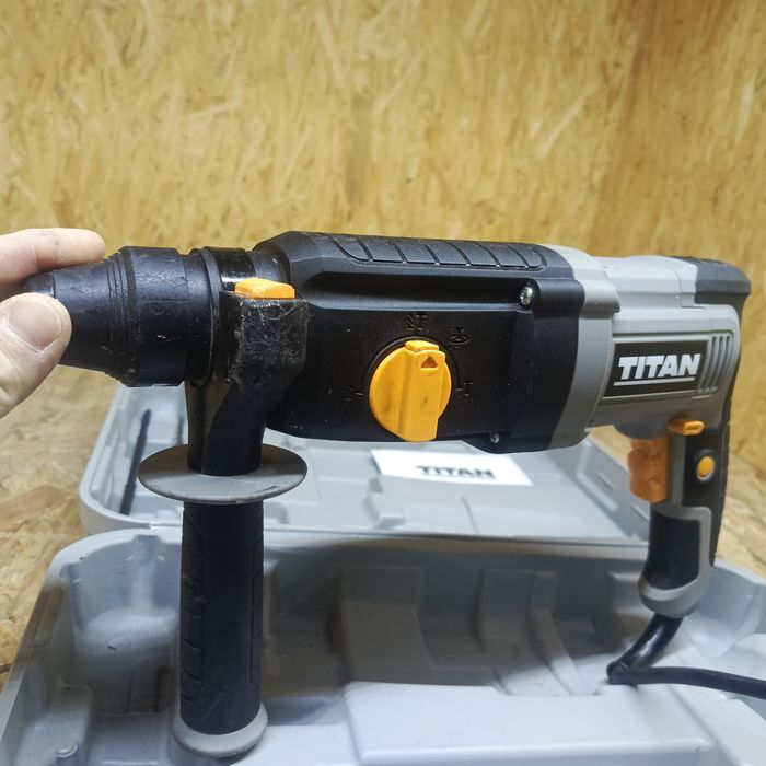 Młotowiertarki titan 750 w