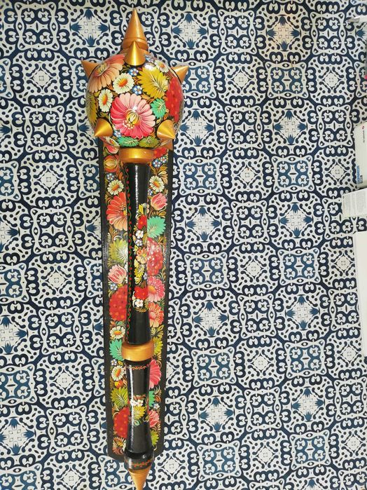 Maczuga na podstawce ręcznie malowana motyw kwiaty