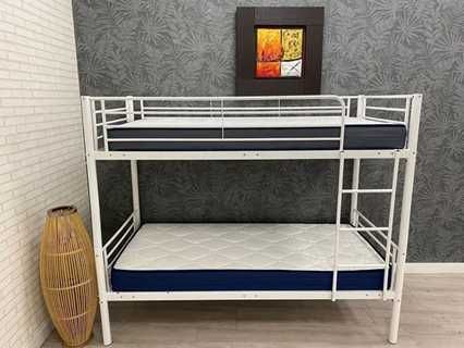 Beliche branca barata com colchões/Nova na caixa/Entrega grátis em domicílio/Pagamento na entrega
