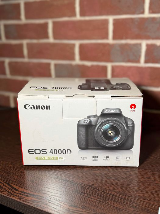 Продам дзеркальний фотоапарат Canon EOS 4000D