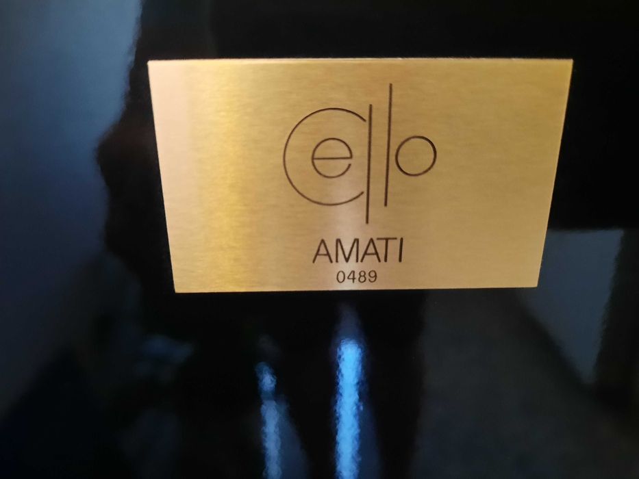 CELLO AMATI  PRO . Par de colunas , Mad ( Mark Levinson )  .