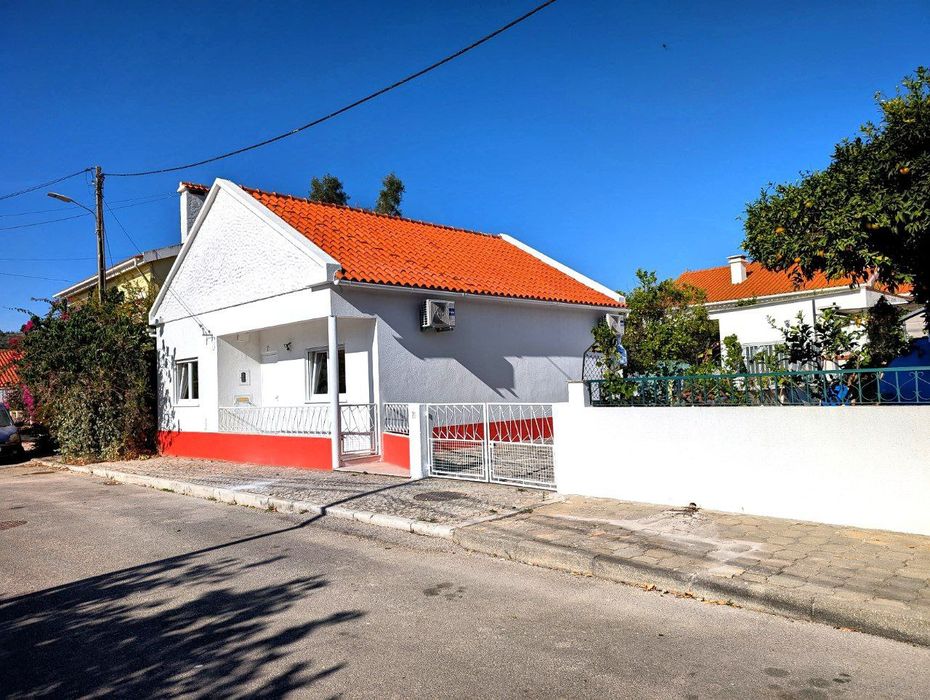 Moradia T2 isolada em Palmela, Aires