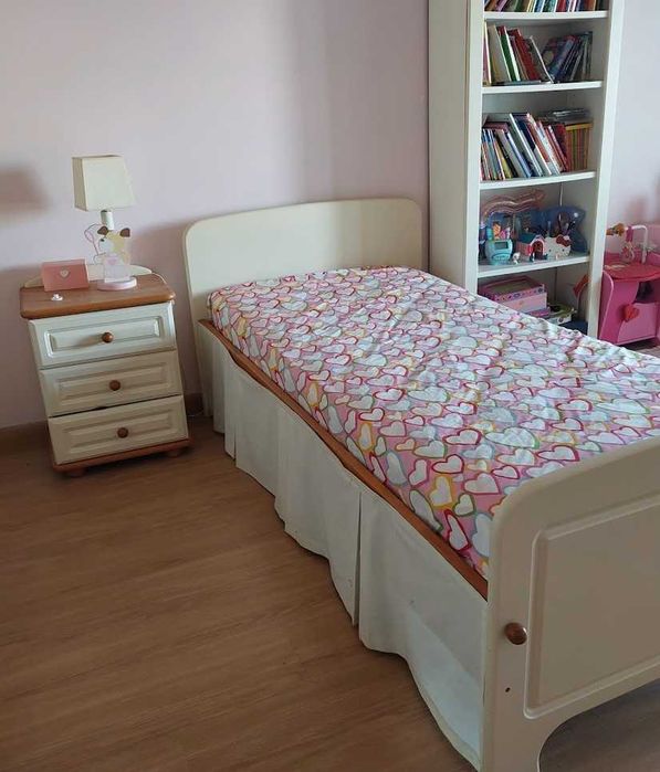 cama e mesa de cabeceira64584695341697121