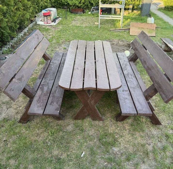 Meble ogrodowe zestaw stół i 2 ławki