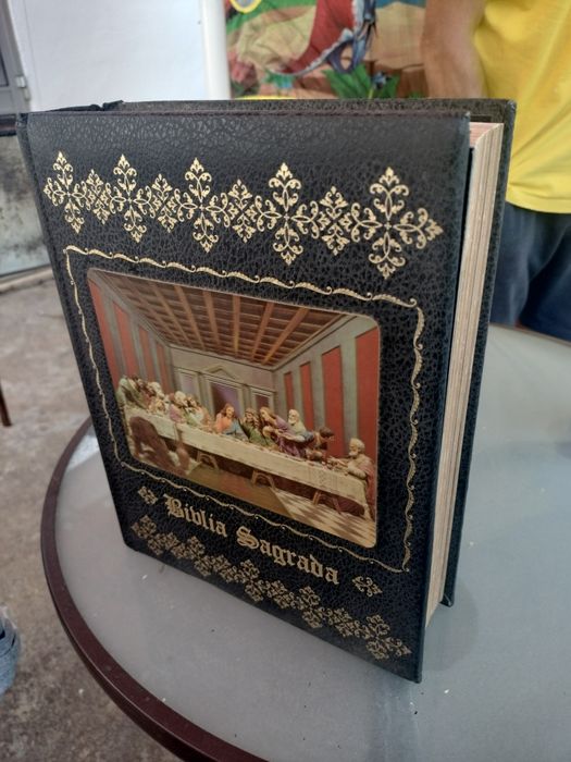 Bíblia sagrada  .