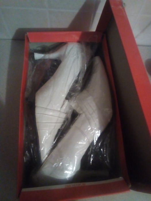 150грн.Новые.24см.Свадебные туфли.Белые туфли.38р.Білі жіночі мешти.