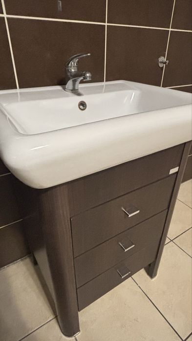 Zestaw , umywalka z lustrem