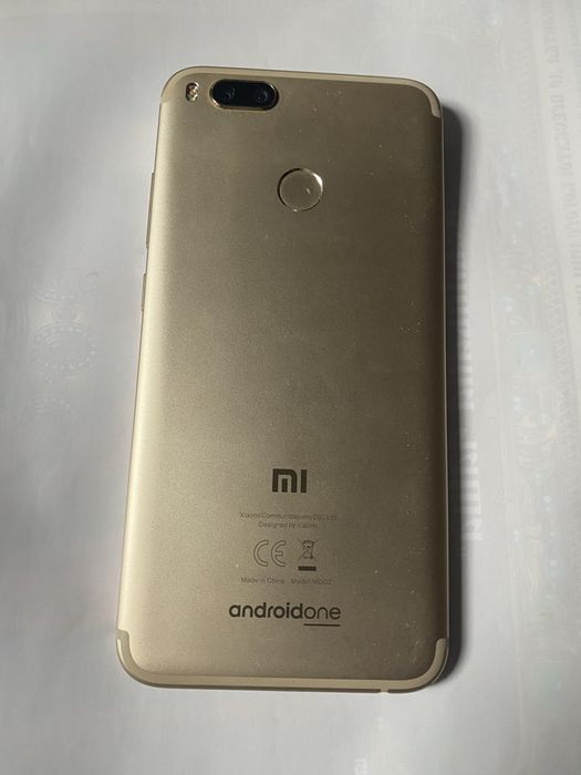 Продам мобільний телефон для запчастин  Xiaomi Mi A1 4/64 GB
