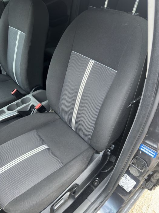 Свіжопригнаний фокус 2010 1.6 mpi